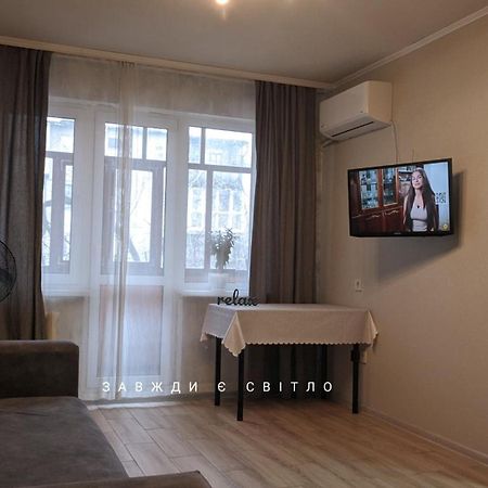 Apartment Near City Center On Peremohy Avenue 46 切尔尼戈夫 外观 照片