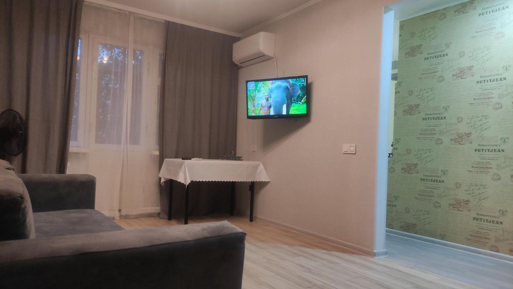 Apartment Near City Center On Peremohy Avenue 46 切尔尼戈夫 外观 照片
